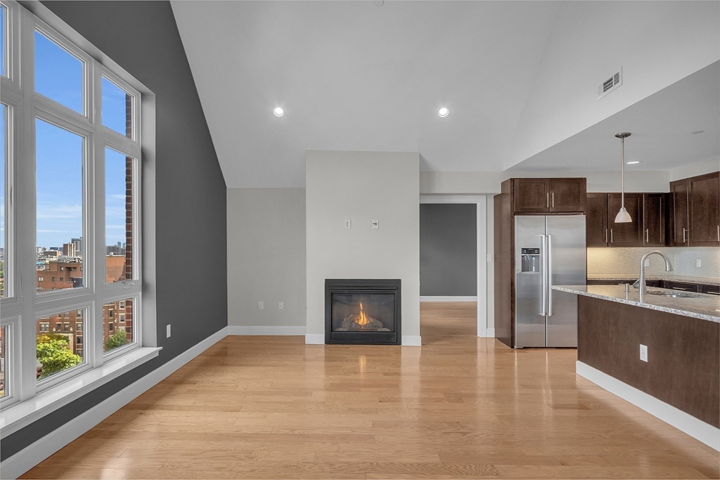 1501 Commonwealth Avenue Unit: PH2