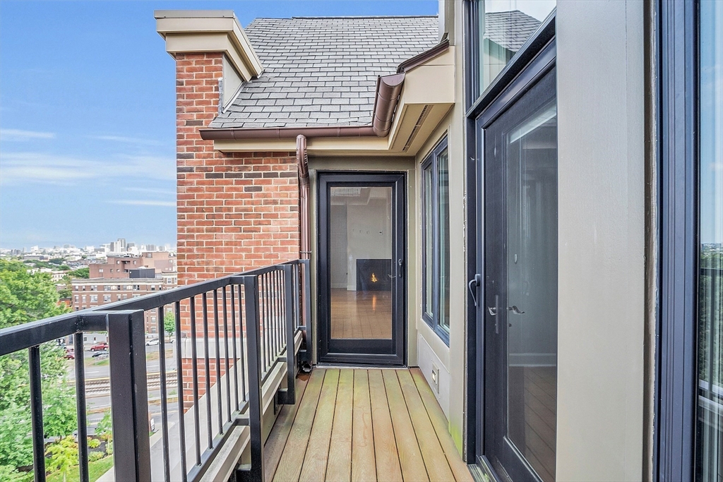 1501 Commonwealth Avenue Unit: PH2