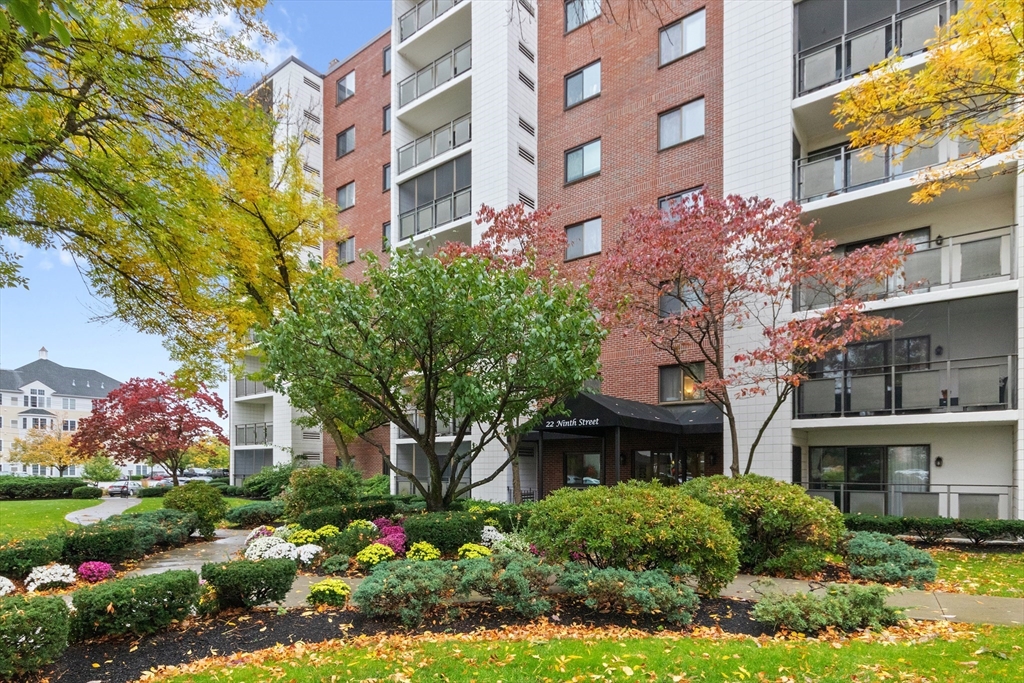 22 Ninth St # 207