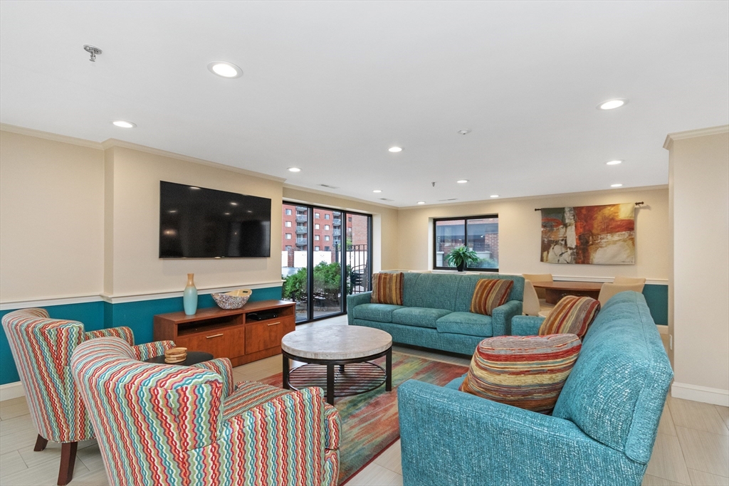22 Ninth St # 207
