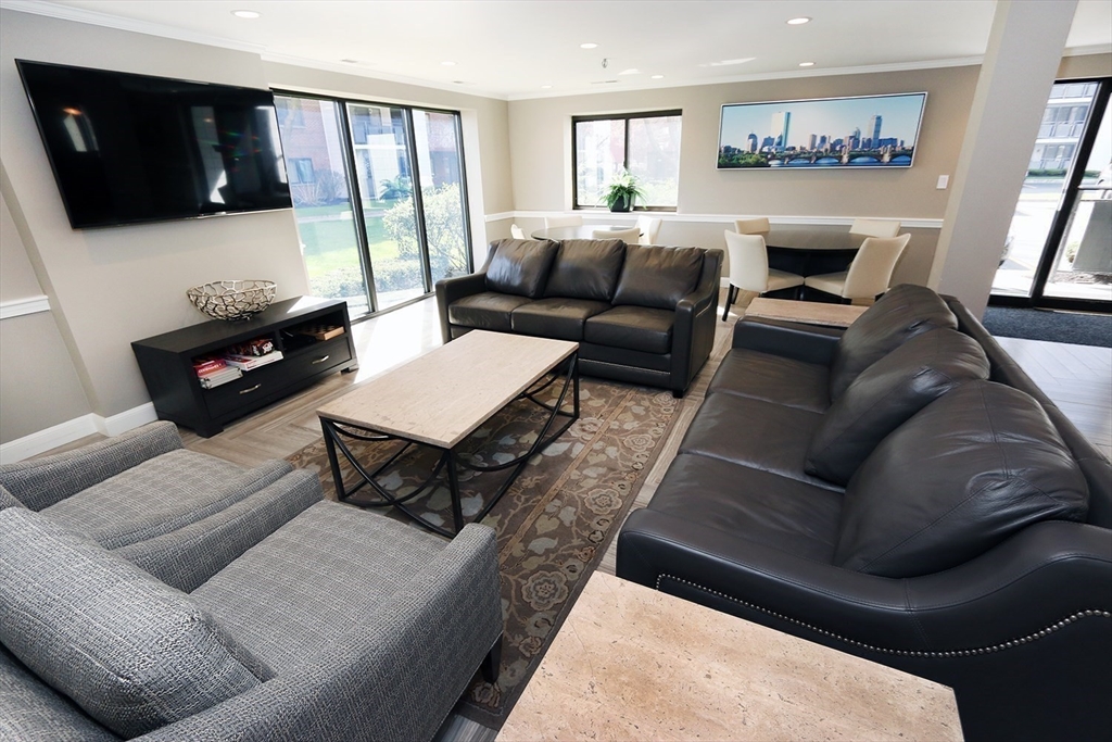 22 Ninth St # 207