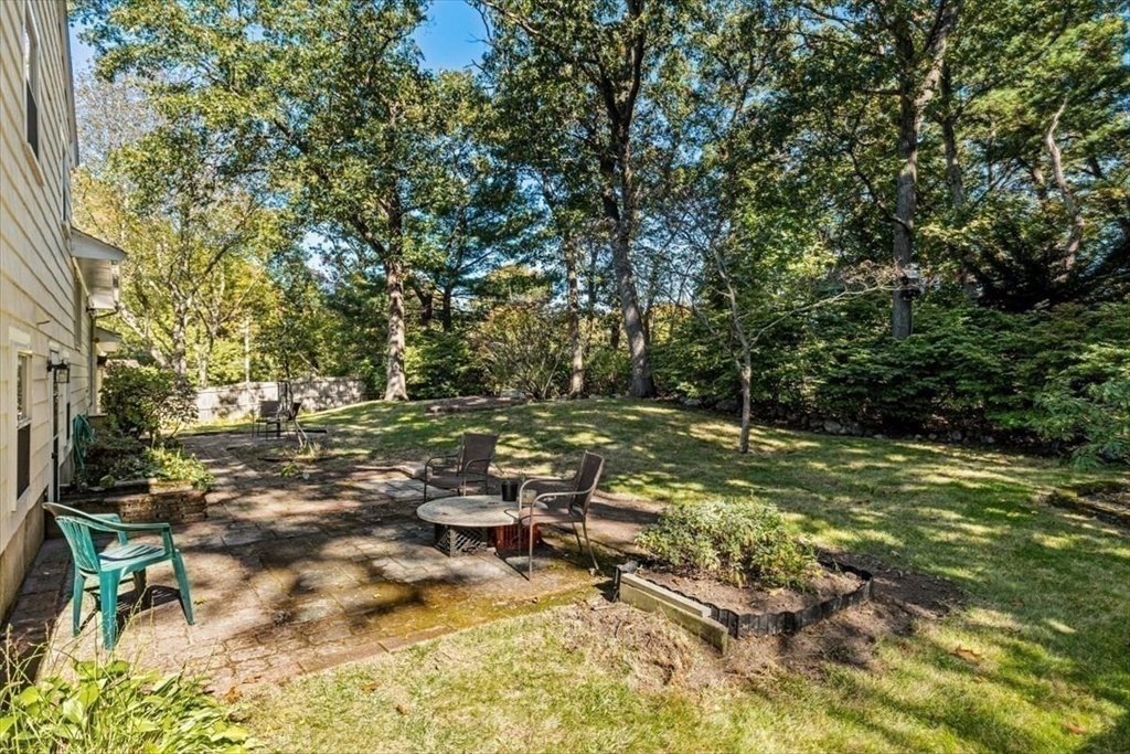 12 Woodland Dr