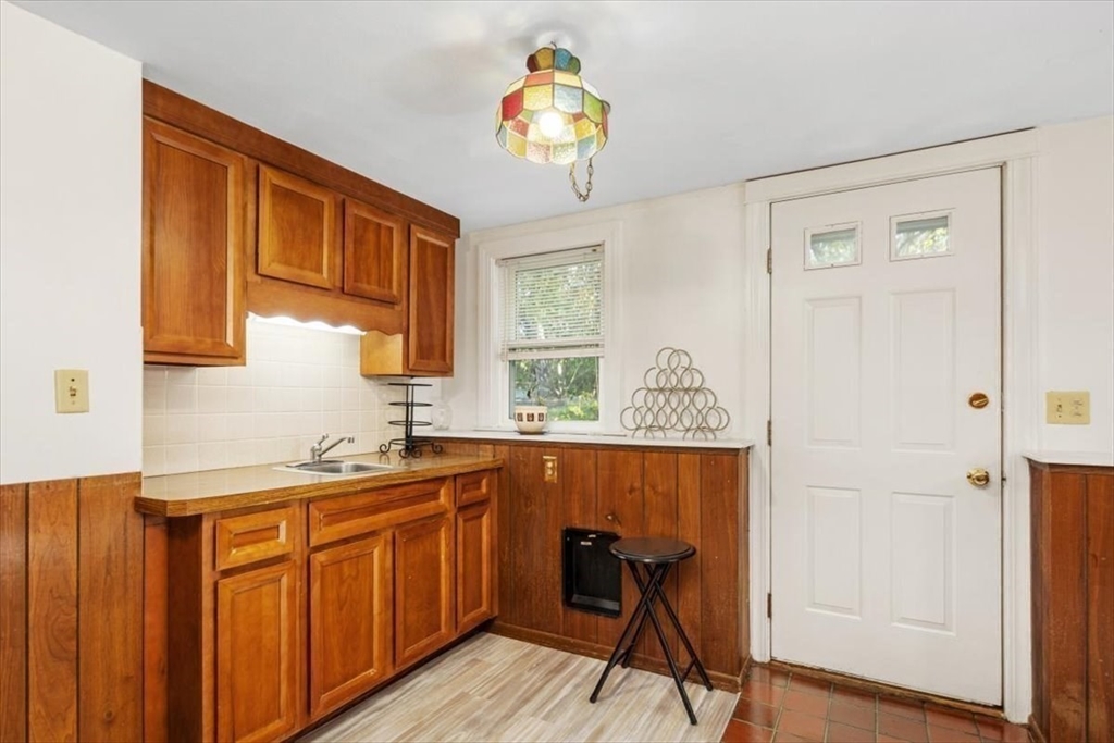 12 Woodland Dr