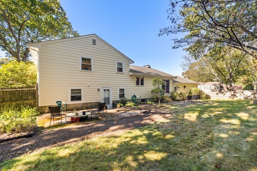 12 Woodland Dr