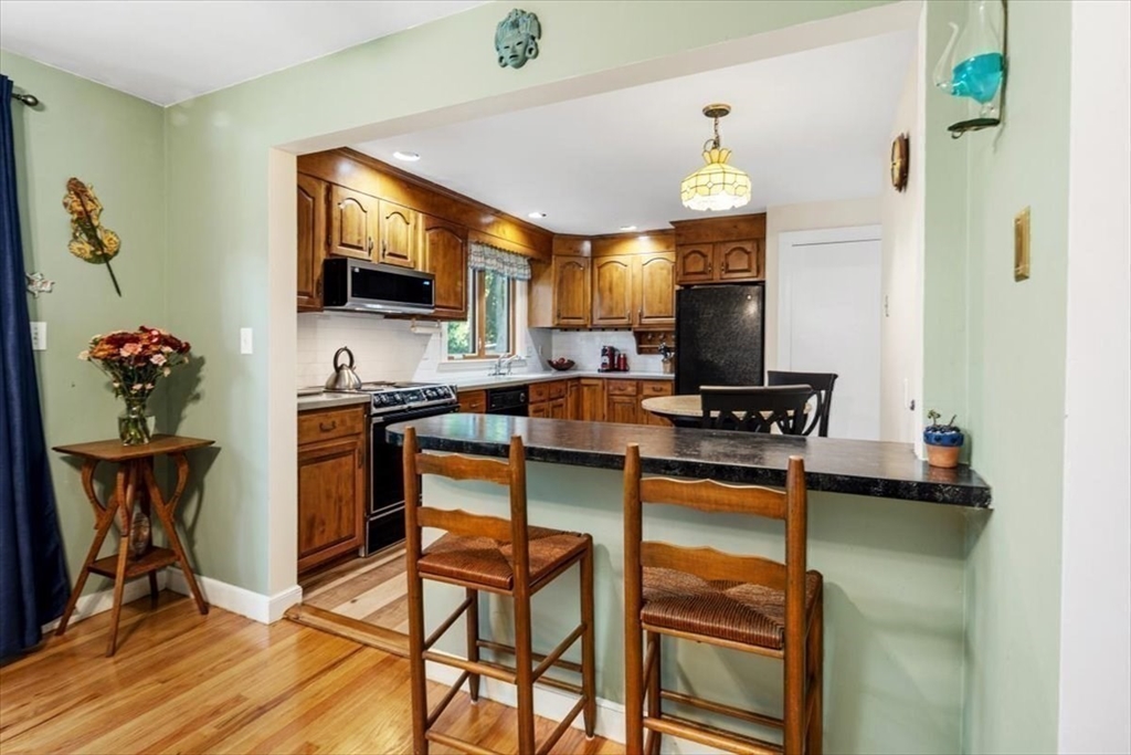 12 Woodland Dr