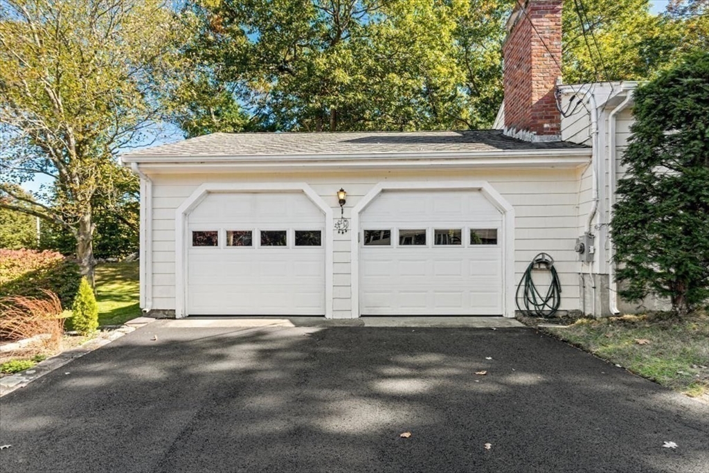 12 Woodland Dr