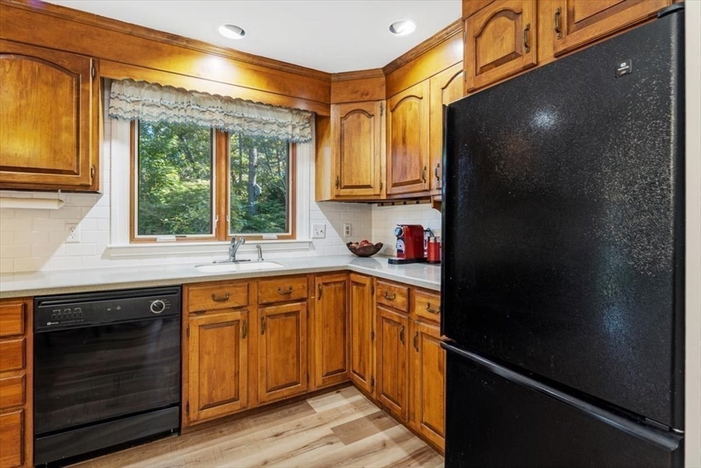 12 Woodland Dr