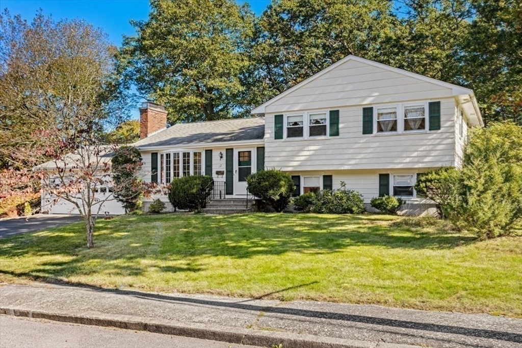 12 Woodland Dr