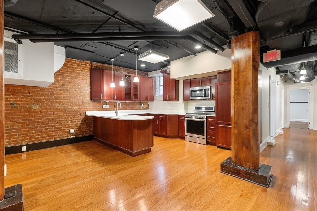 1033 Beacon St # B