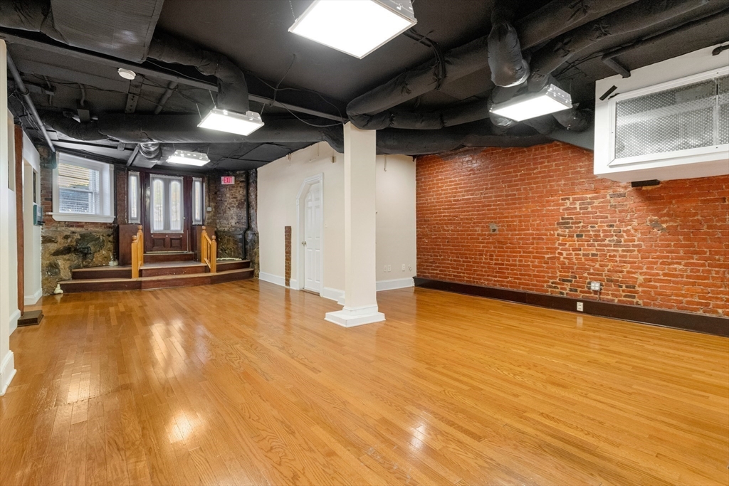 1033 Beacon St # B