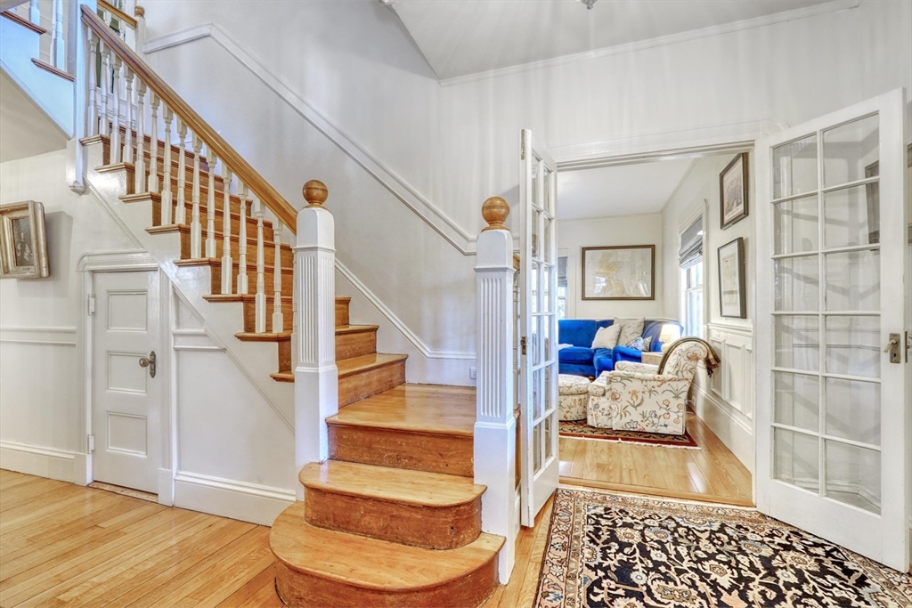 15 Rock Hill St