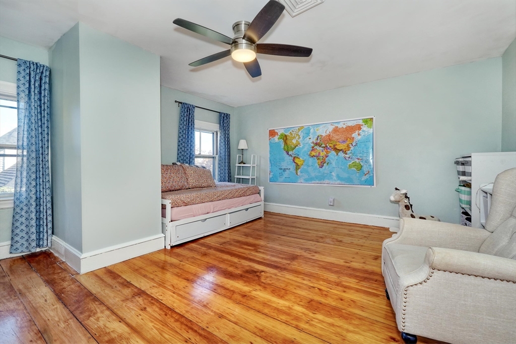 15 Rock Hill St