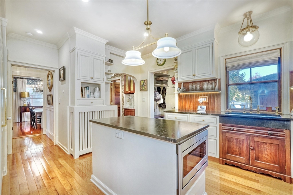 15 Rock Hill St