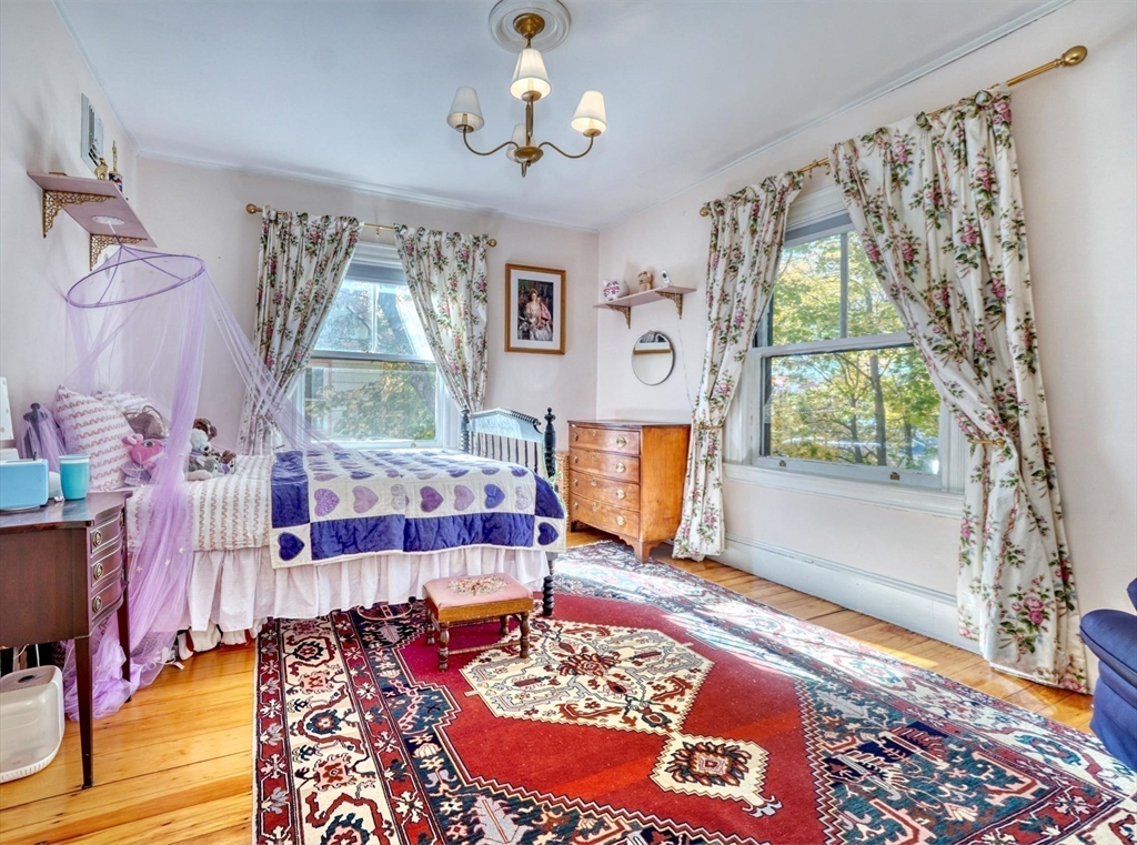 15 Rock Hill St