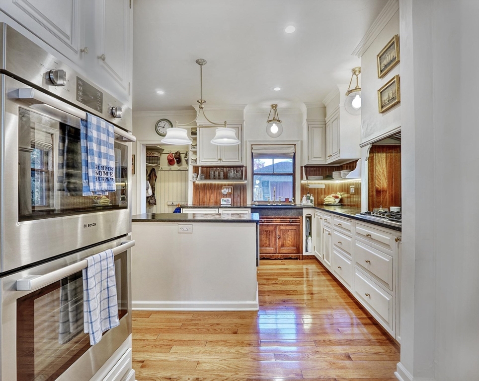 15 Rock Hill St