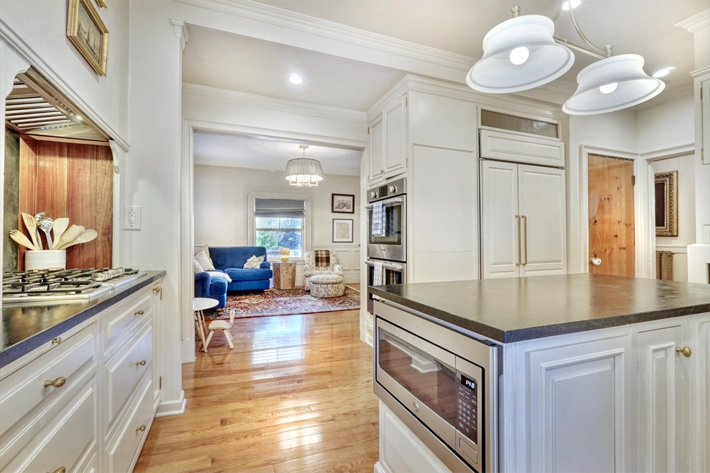 15 Rock Hill St
