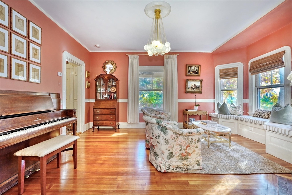 15 Rock Hill St