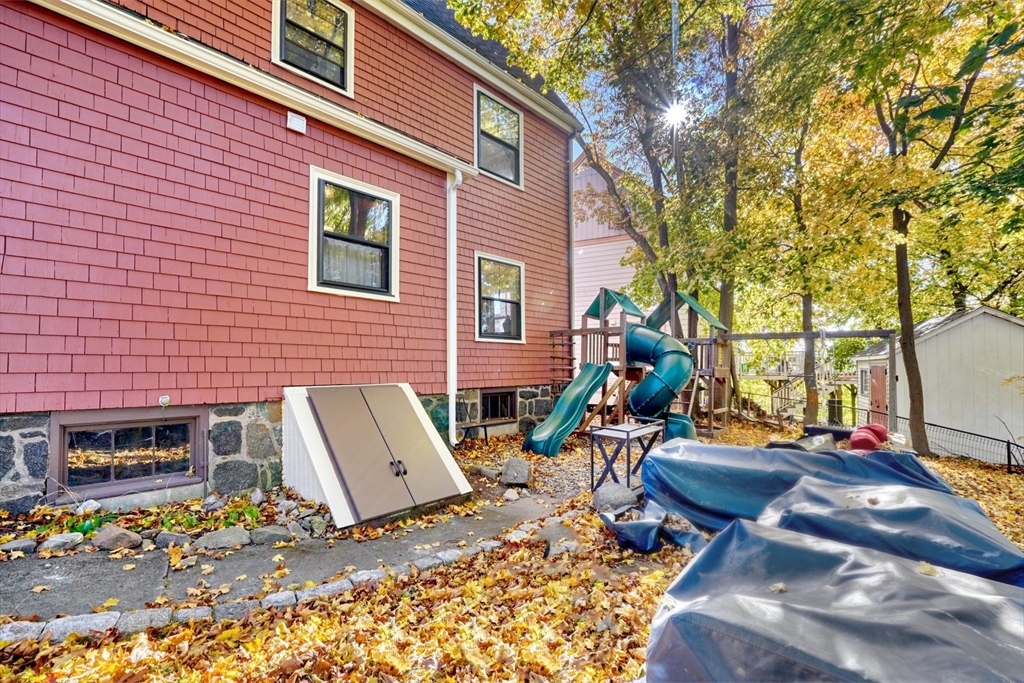 15 Rock Hill St