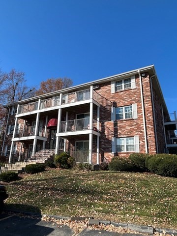 11 Kenmar Dr # 18