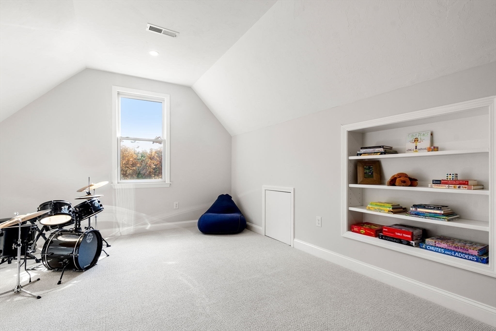 22 Snow St