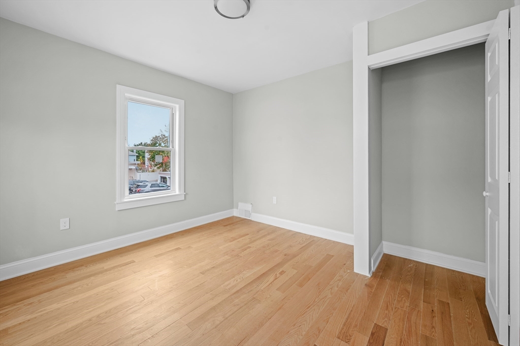 26 Hartford St