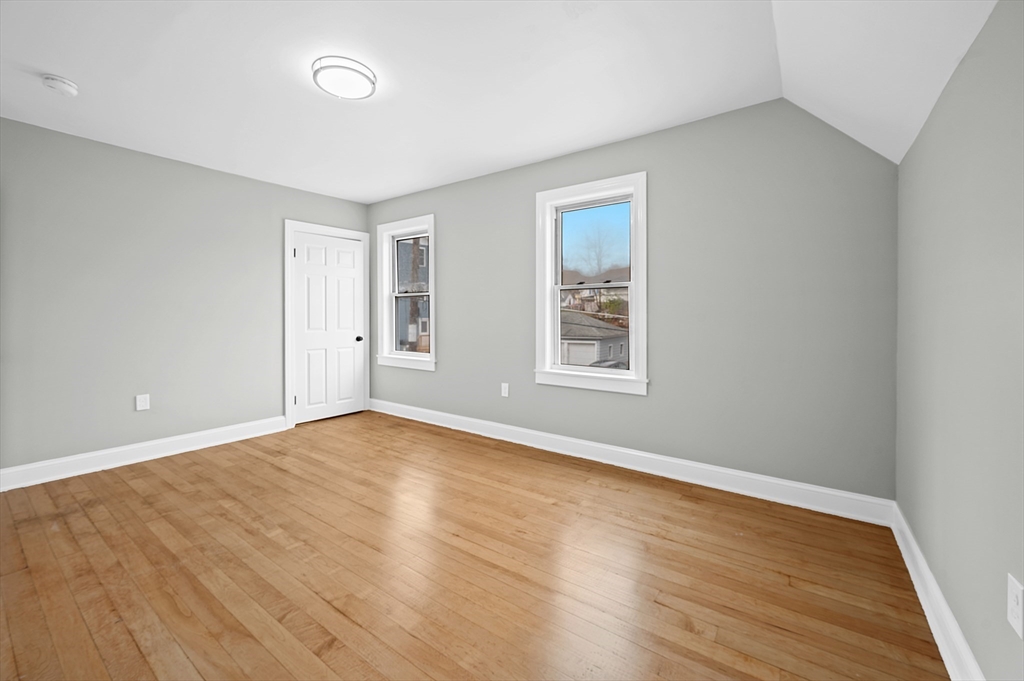 26 Hartford St