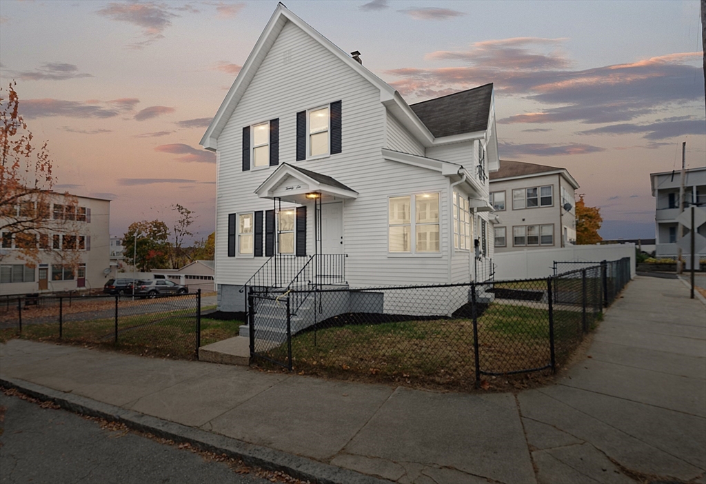 26 Hartford St