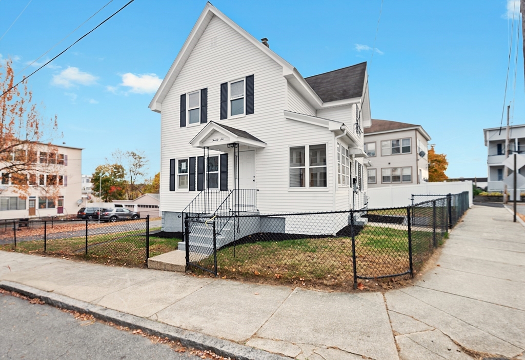 26 Hartford St
