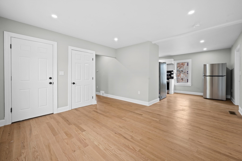 26 Hartford St