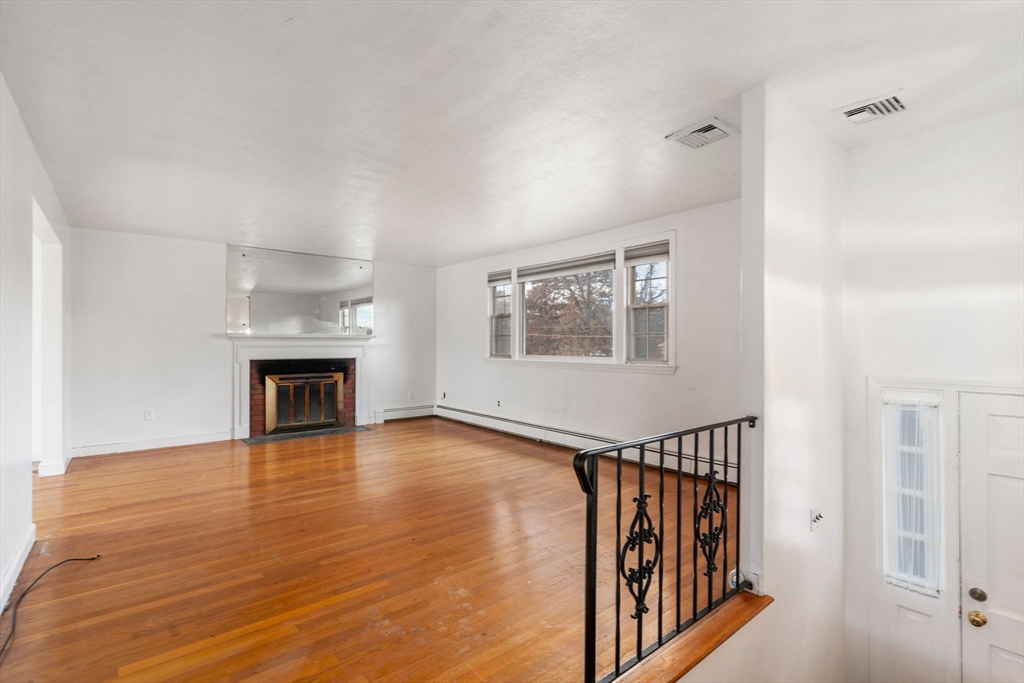 60 Milton St