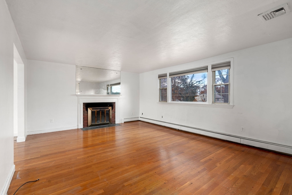 60 Milton St