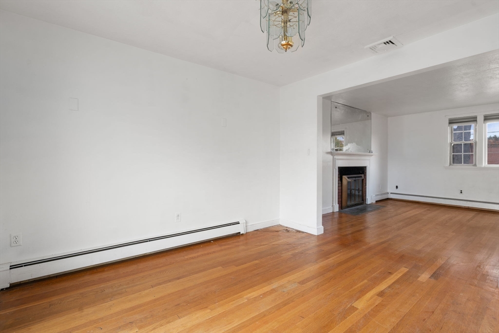 60 Milton St