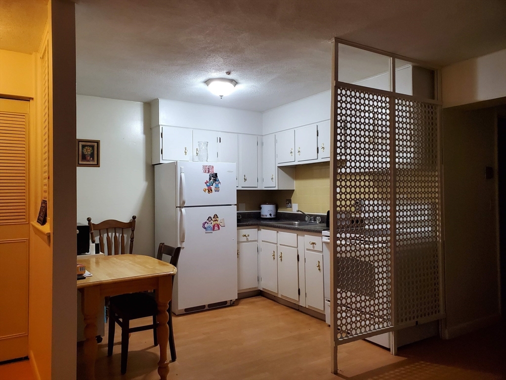 14 Williamsburg Ct # 3