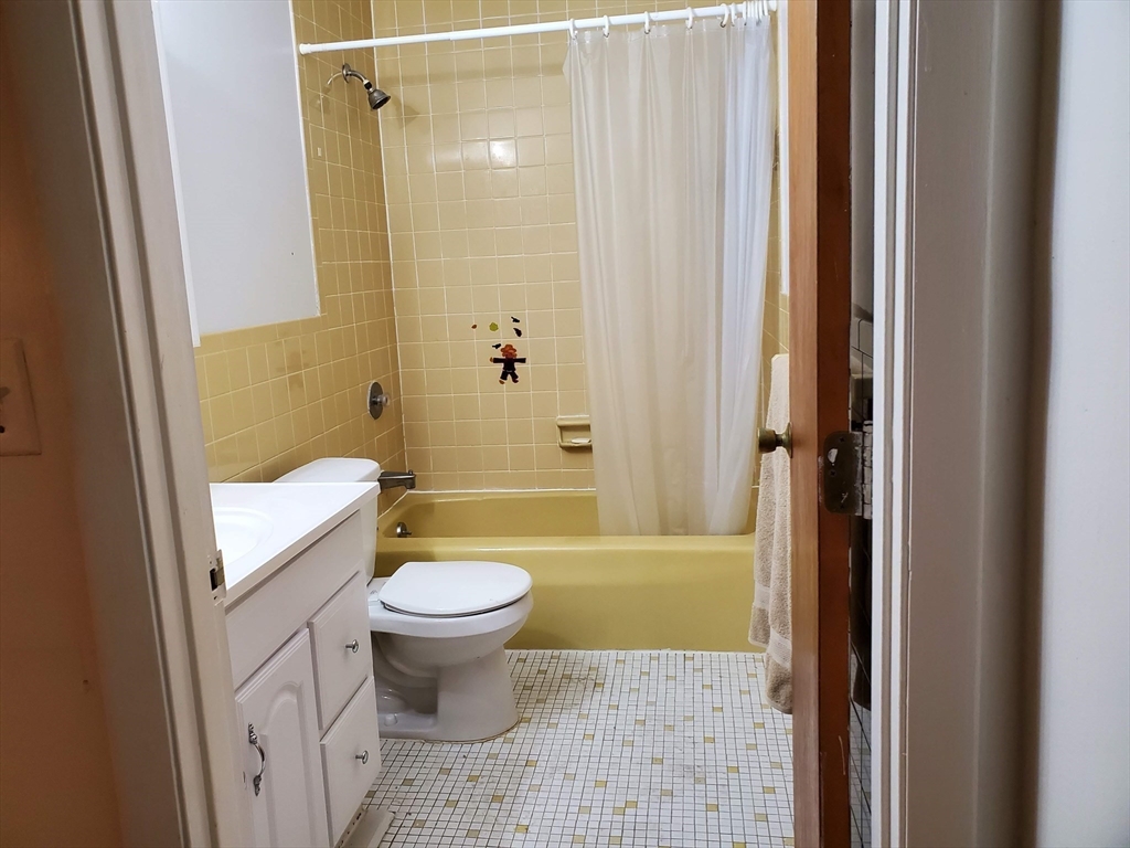 14 Williamsburg Ct # 3