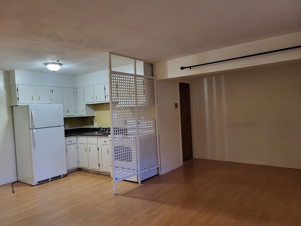 14 Williamsburg Ct # 3