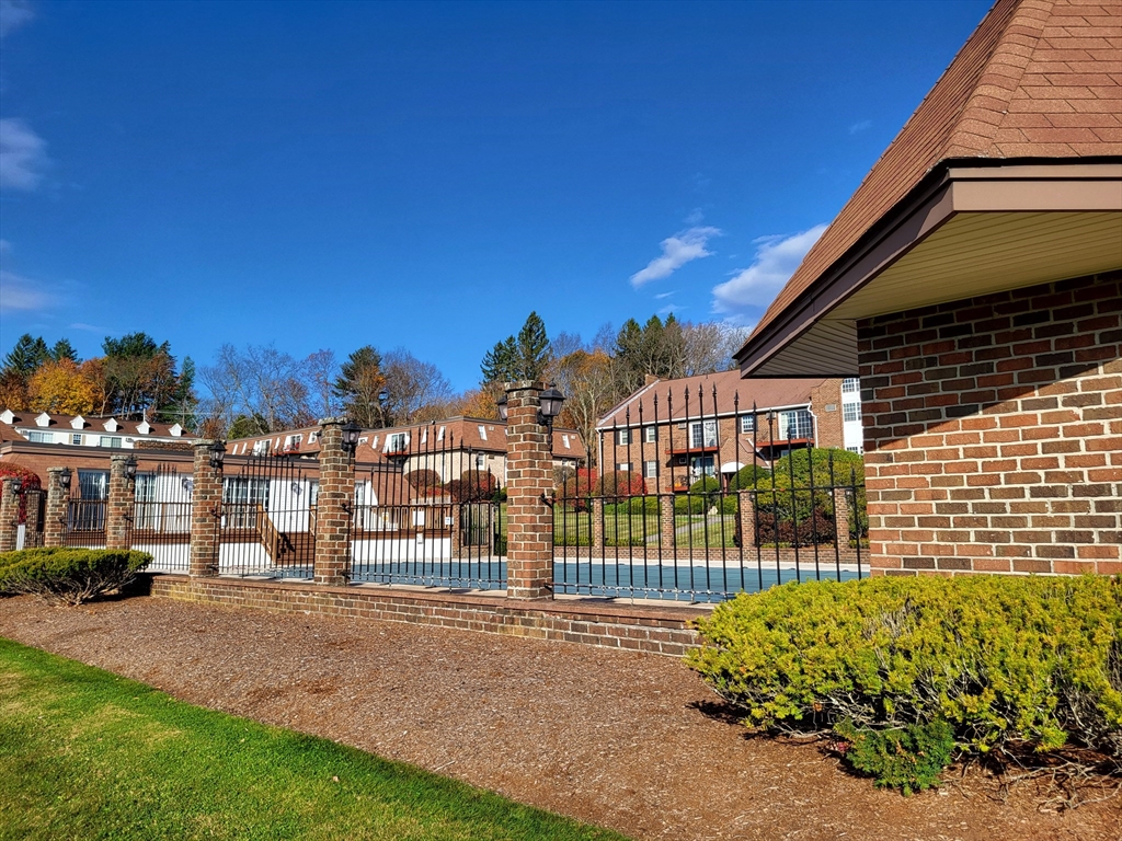 14 Williamsburg Ct # 3