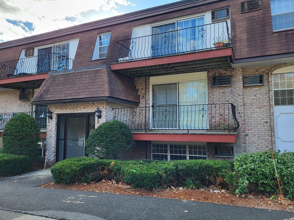 14 Williamsburg Ct # 3