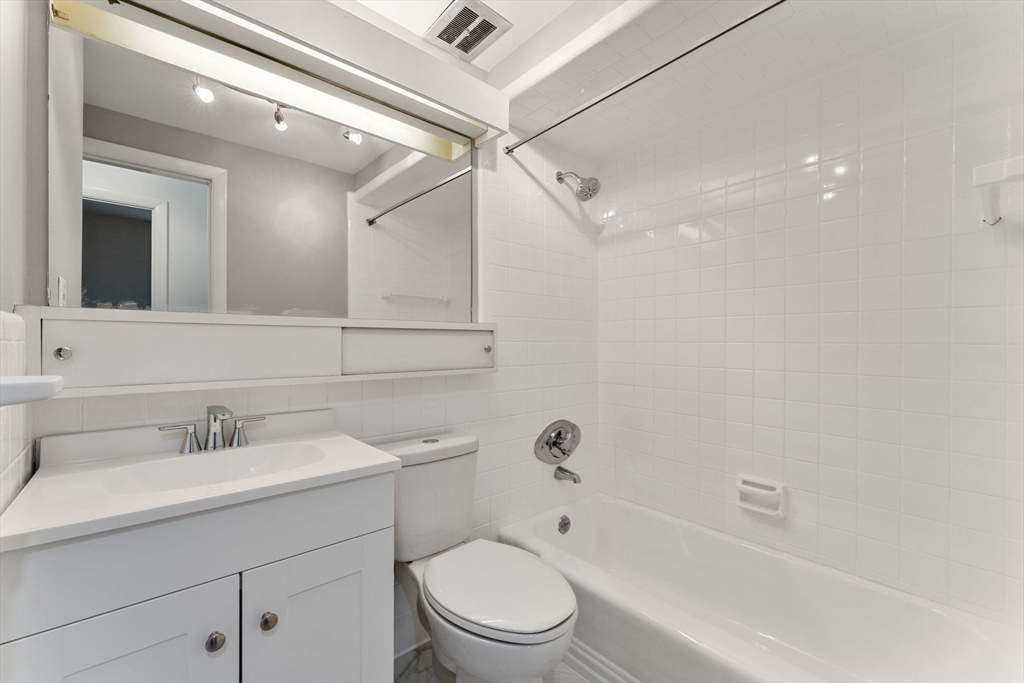 320 Commonwealth Avenue # 32