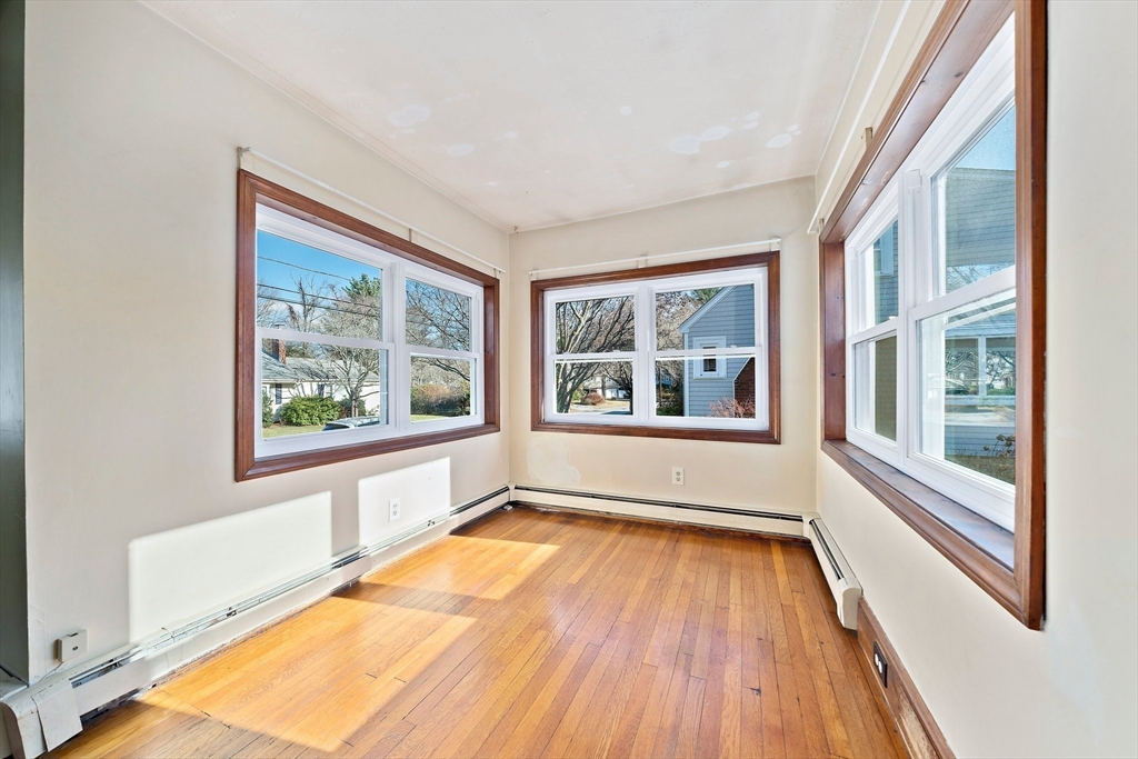 25 Wright St
