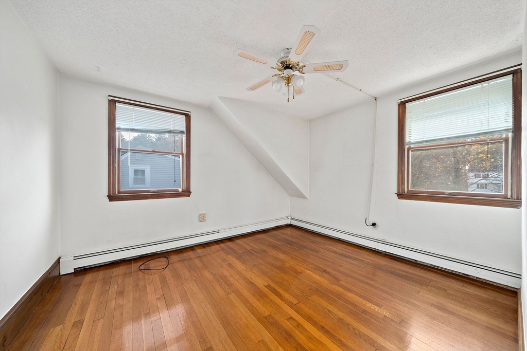 25 Wright St