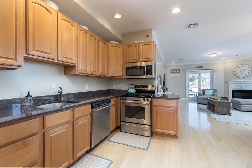 8-10 Howell St # 3