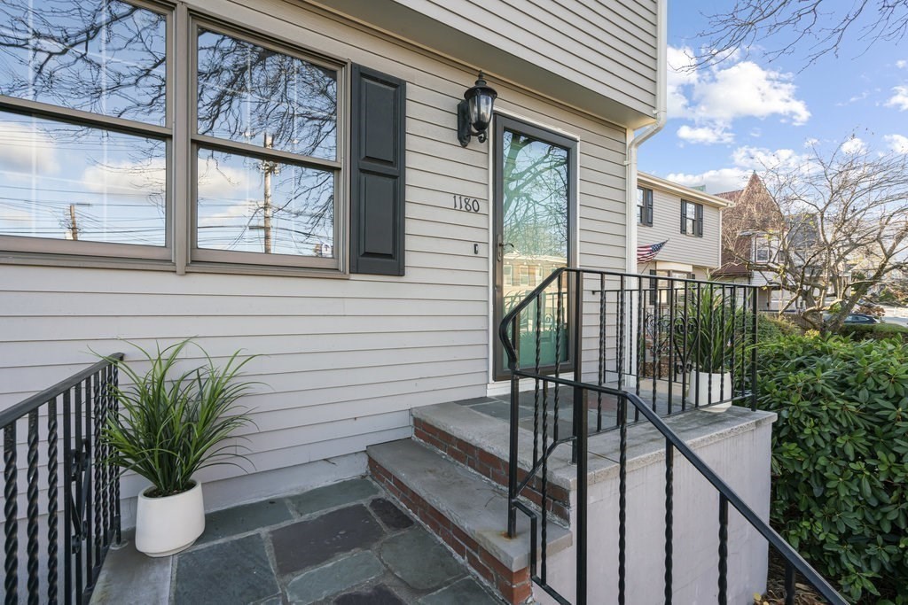 1180 Massachusetts Ave # C