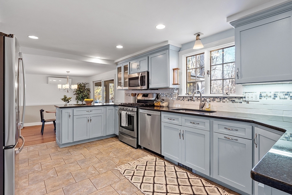 25 Oneida Rd