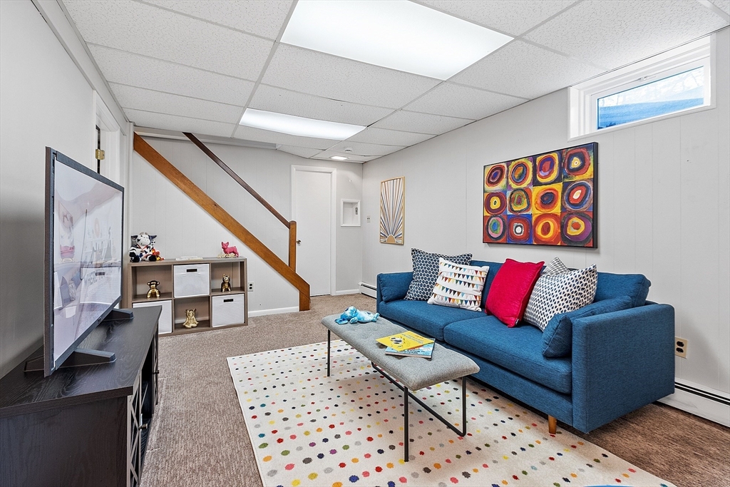 25 Oneida Rd
