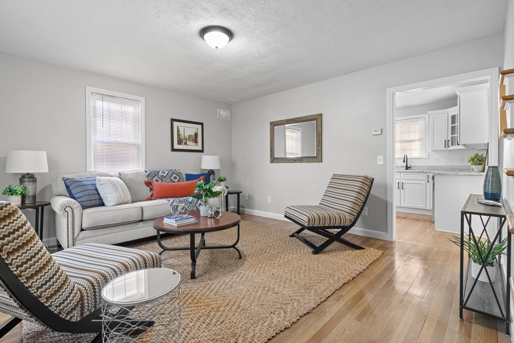 231 Kings Grant Rd