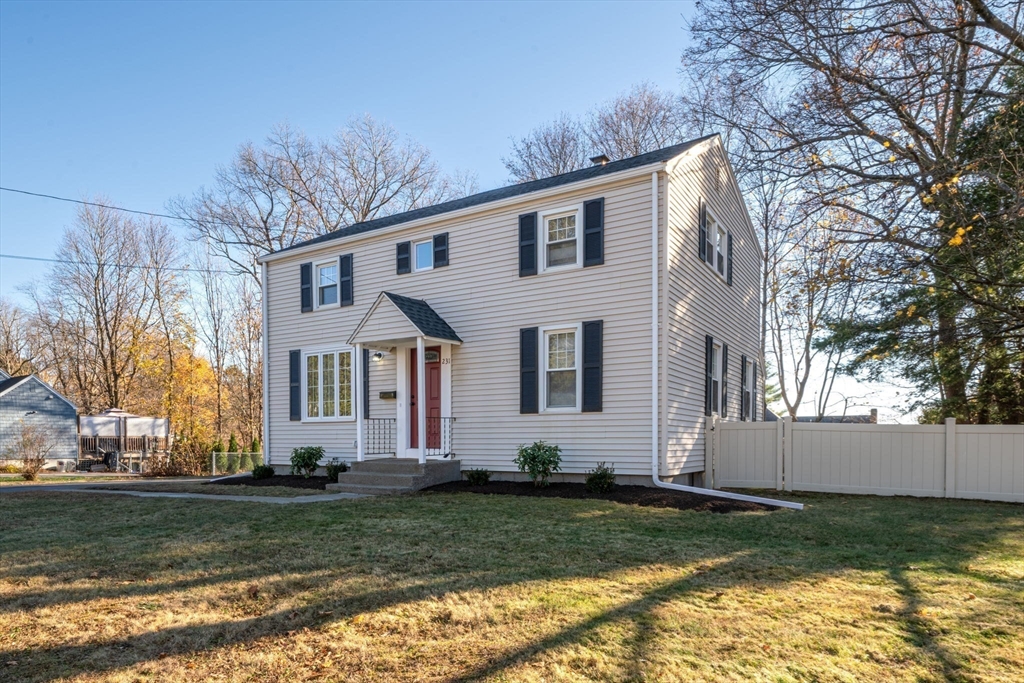 231 Kings Grant Rd