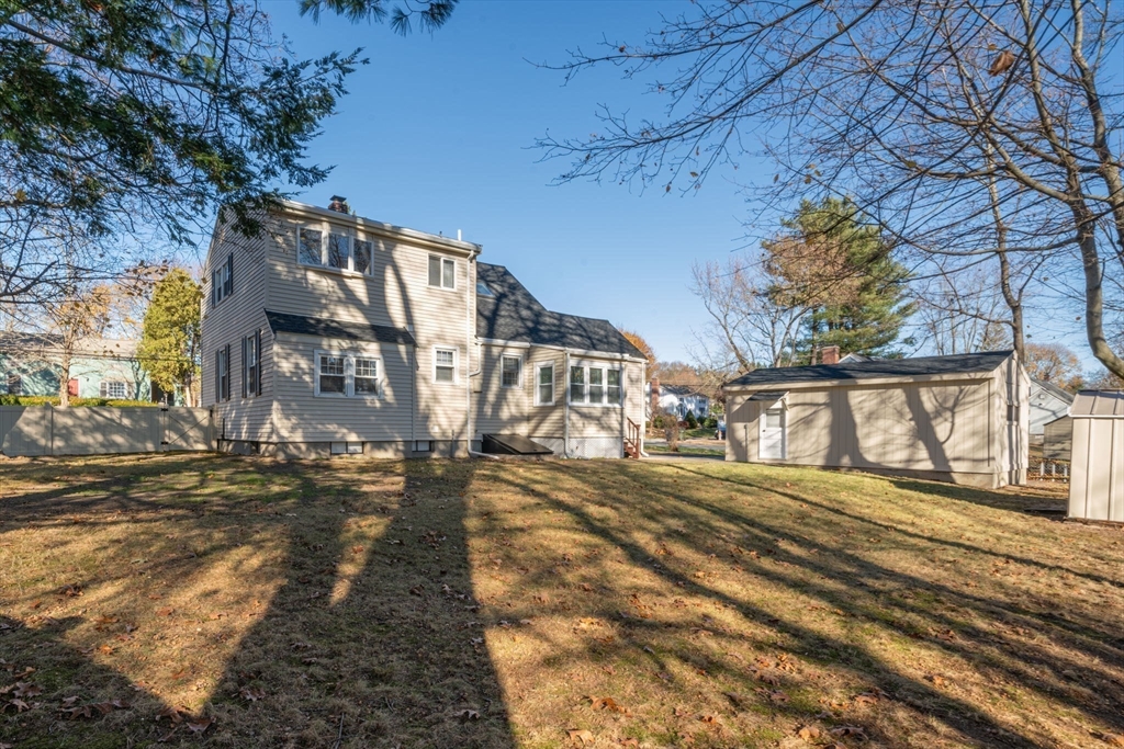 231 Kings Grant Rd