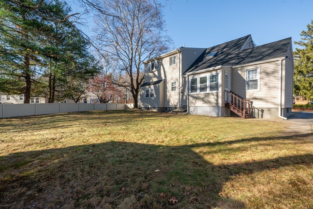 231 Kings Grant Rd