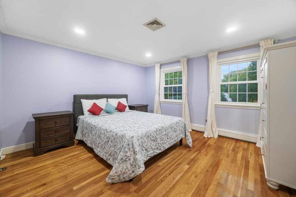 33 Old Village Rd
