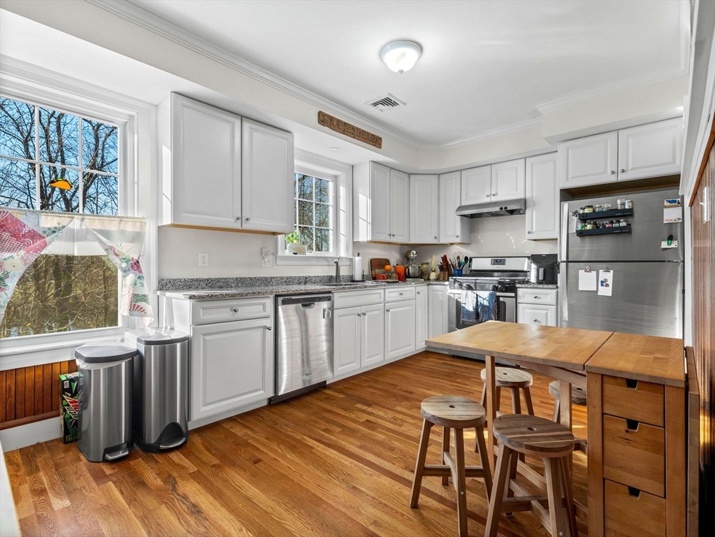 372 River St # 4
